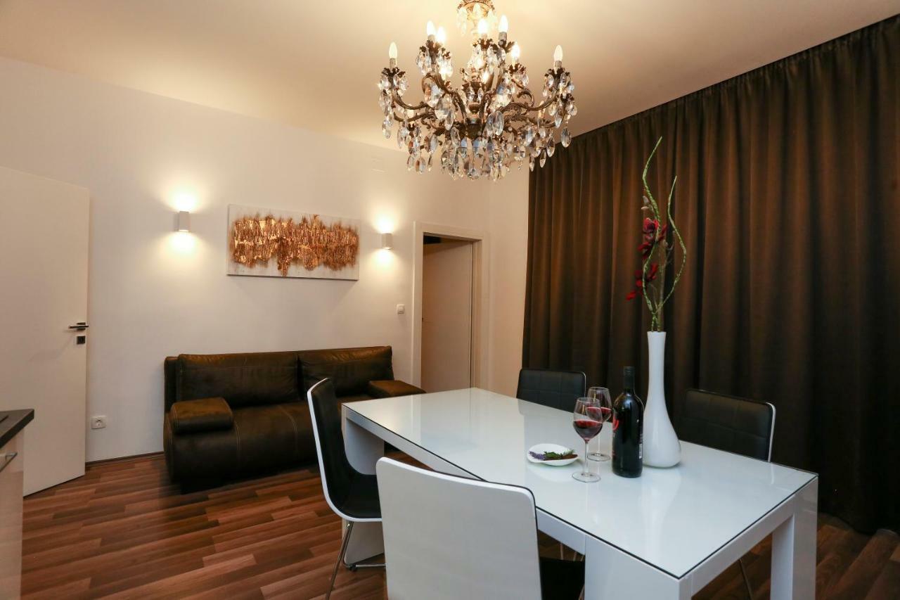 Marton & Martinis Superior Apartments - Spacious One-Room Apartments - Excellent Location Within Walking Distance Of Diocletian'S Palace And Bacvice Beach - The Best Restaurants Within Walking Distance - Buralux Properties Split Bagian luar foto