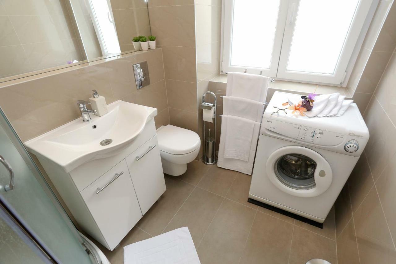 Marton & Martinis Superior Apartments - Spacious One-Room Apartments - Excellent Location Within Walking Distance Of Diocletian'S Palace And Bacvice Beach - The Best Restaurants Within Walking Distance - Buralux Properties Split Bagian luar foto